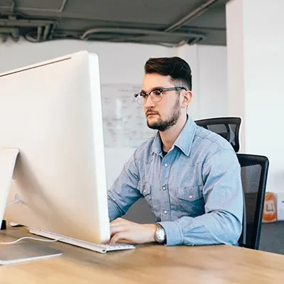 Formazione Sicurezza Lavoratori Basso Rischio: Nuovi Percorsi Online per Uffici, Smart Working e Attività a Contatto con il Pubblico
